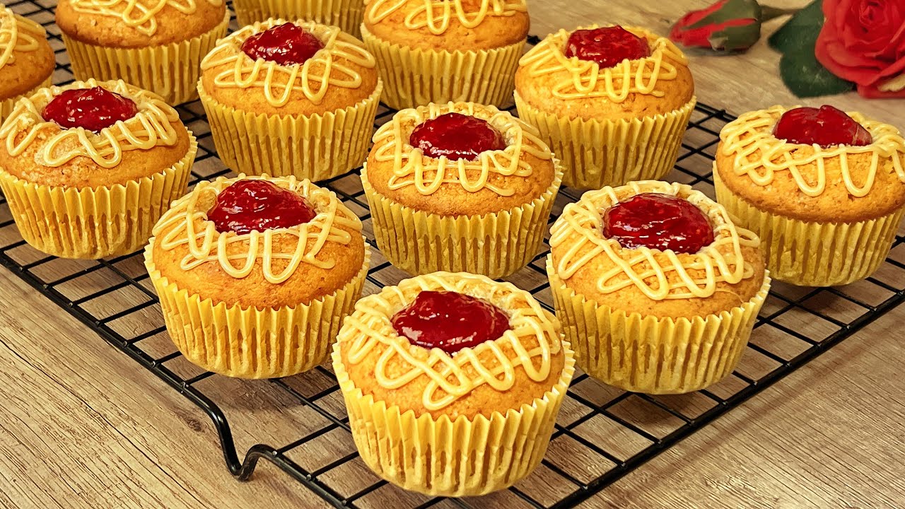 Все перемешать и поставить в духовку! Простой рецепт вкуснейших кексов!