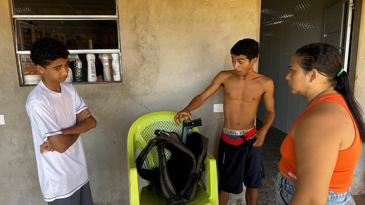 OLHA O QUE ACHAM0S NA M0CHILA DO DUDU