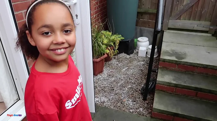 Giant Balloon Toy Surprise Stuck In My House Part 2 - Shopkins - Trolls Toy Opening