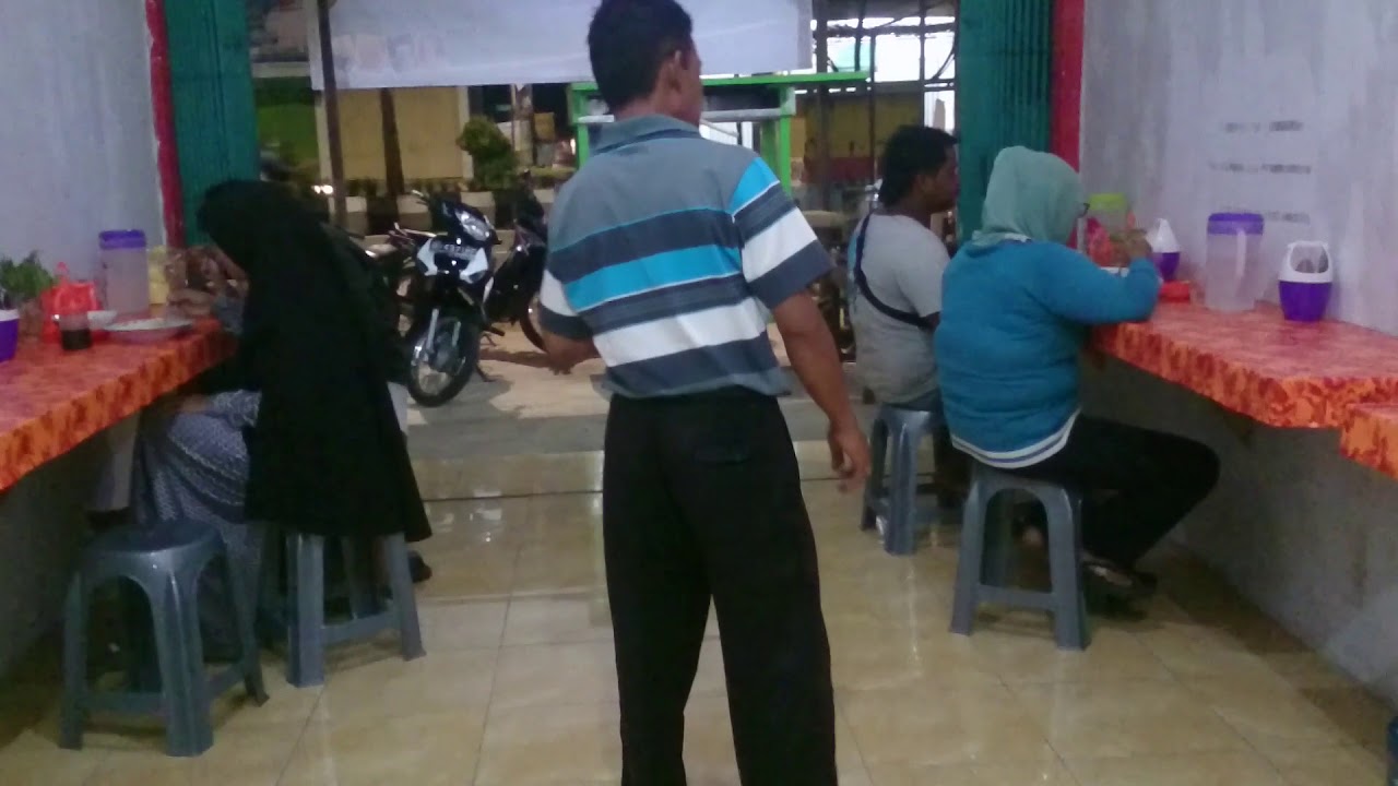 Download Video Terngakak Om George Sapulete Bersama Tukul Arwana Lagi Terkena Gempa 10 Skala Richter Mp3 Mp4 3gp Flv Download Lagu Mp3 Gratis