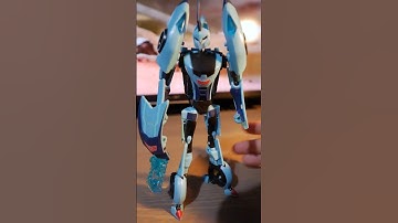 Transformers Animated Blurr Deluxe Toy Review