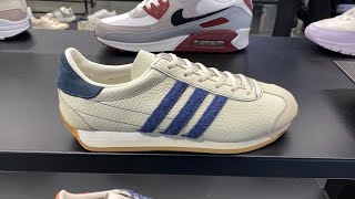 ★adidas★ Country OG Ivory Indigo Blue IE3940 Amazon.com | Adidas IE3940 Shoes Sneakers Country OG W