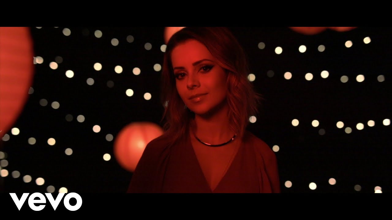 Guarda Sandy - Lealdade Coragem Verdade (De "Mulan") su YouTube Guarda Sandy - Lealdade Coragem Verdade (De "Mulan") su YouTube