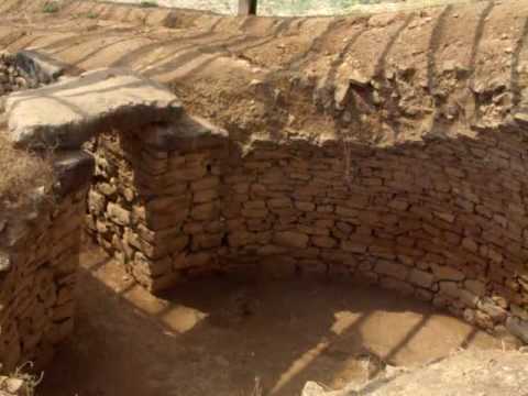 Video: Mycenaean tombs in the village of Dendra (Tombs of Dendra) description and photos - Greece: Argos