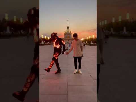 Vidéo: 14 façons de danser pour impressionner les gars
