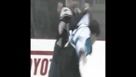 hockey fight flynn vs knutson