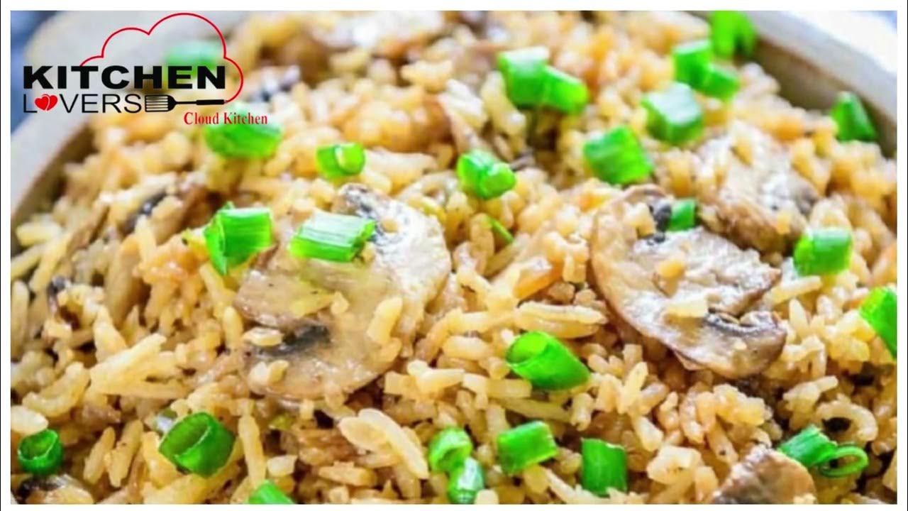 Булгур с шампиньонами. Жареный рис с грибами и луком. Рис с овощами и грибами. Рис с опятами гарнир. Гарнир рис с грибами.