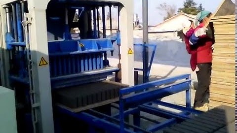 QT4-15 Solid Brick Machine without Stacker