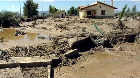 Spagna: 11 morti e 2 dispersi nelle inondazioni