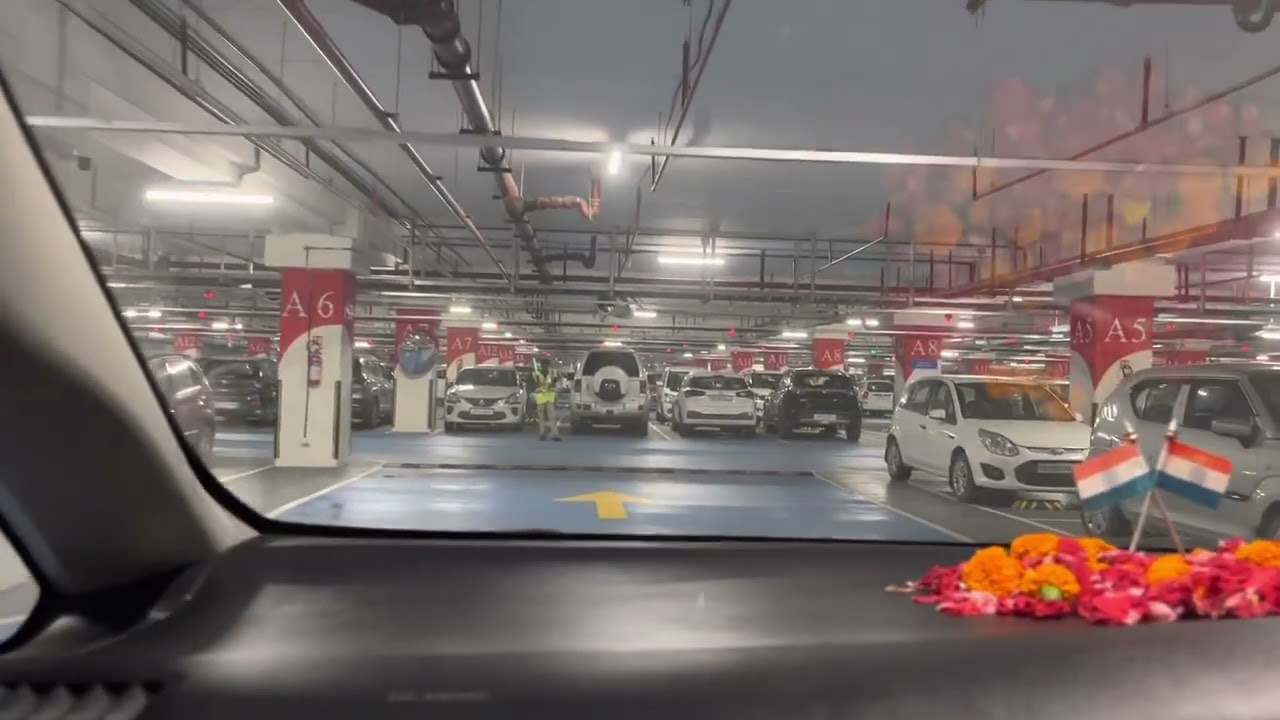 Lulu Mall Parking, Lucknow