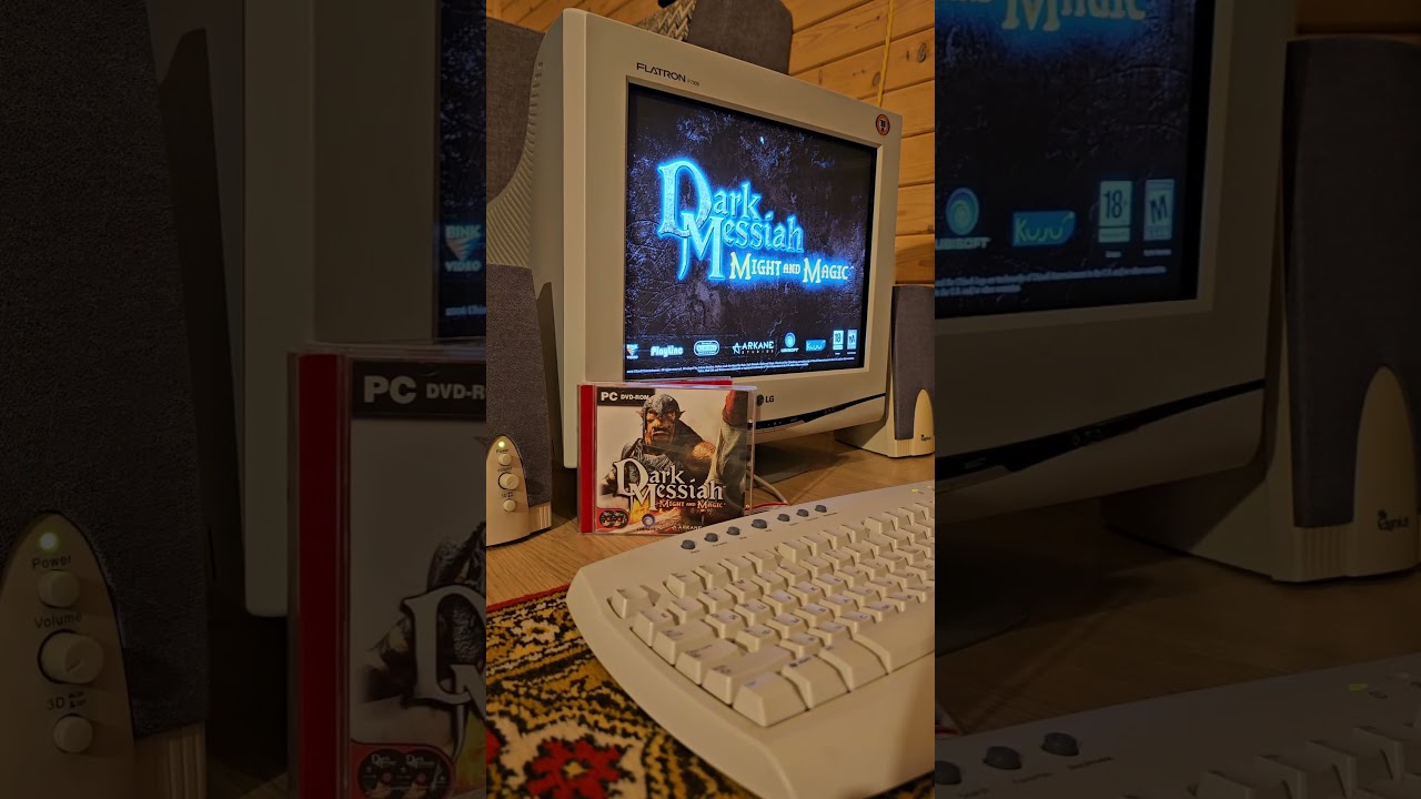Dark Messiah on a CRT Monitor is Peak Nostalgia #retro #retropc #gaming #retrogaming #classicgames