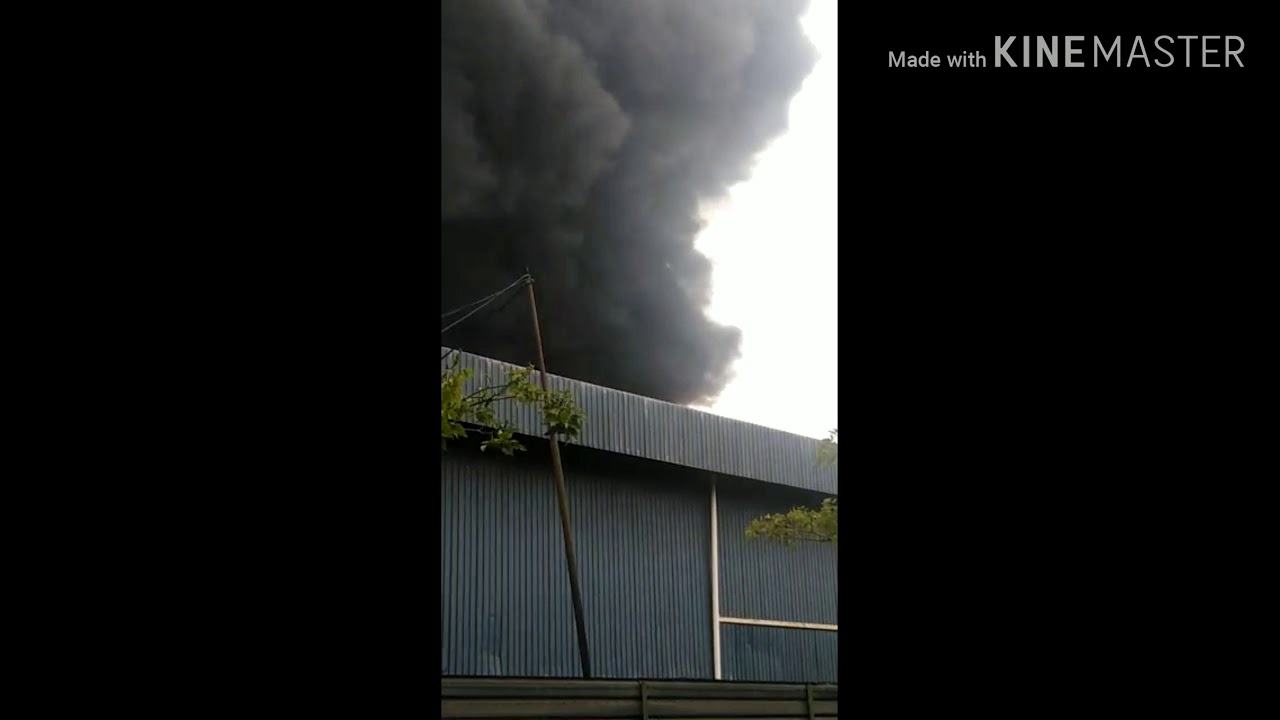 Kebakaran Kilang Plastic Di Telok Panglima Garang Youtube