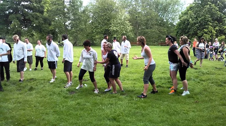Video Edwina starts the fight