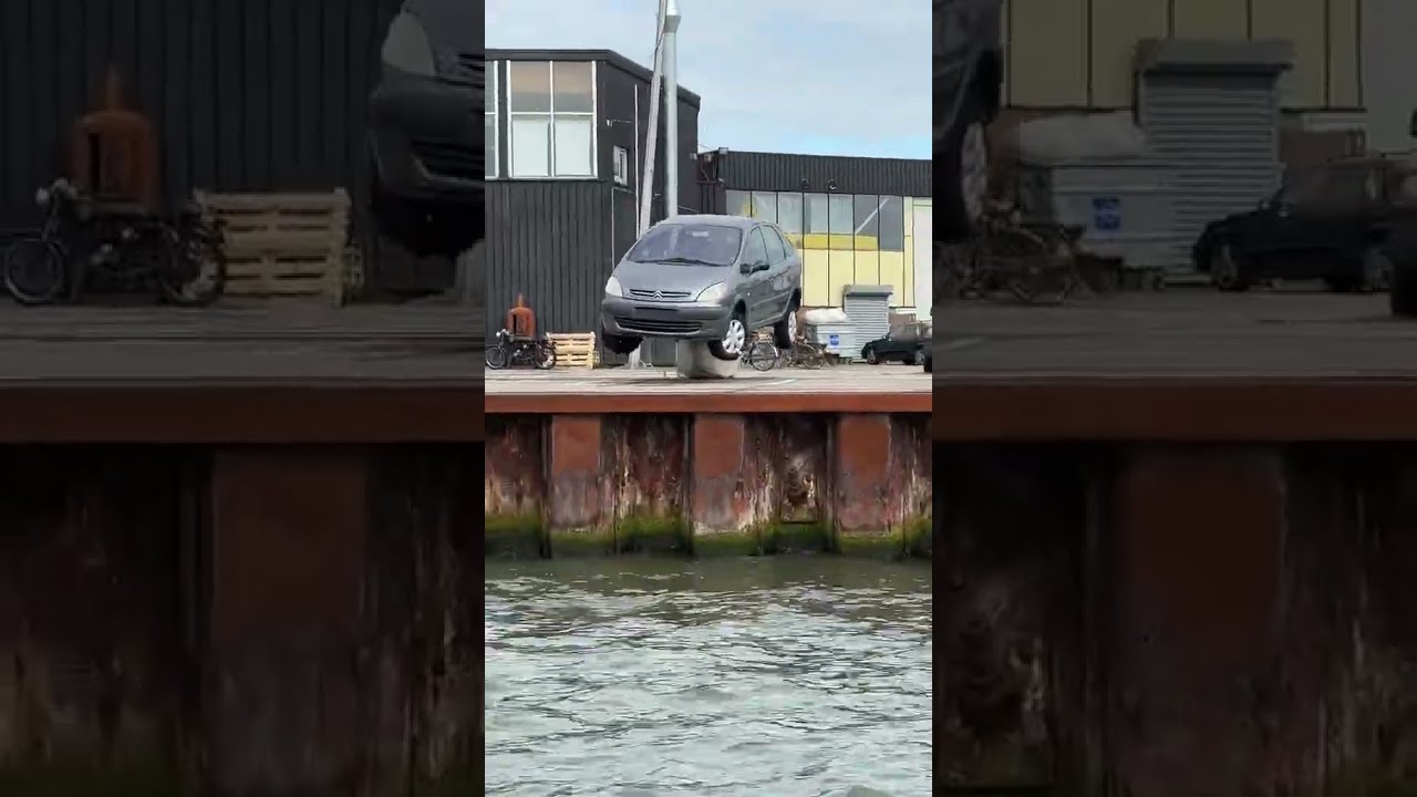 Er Staat Geen Bord Voor Parkeren Dus Helemaal Te Doen TT Nb 0251