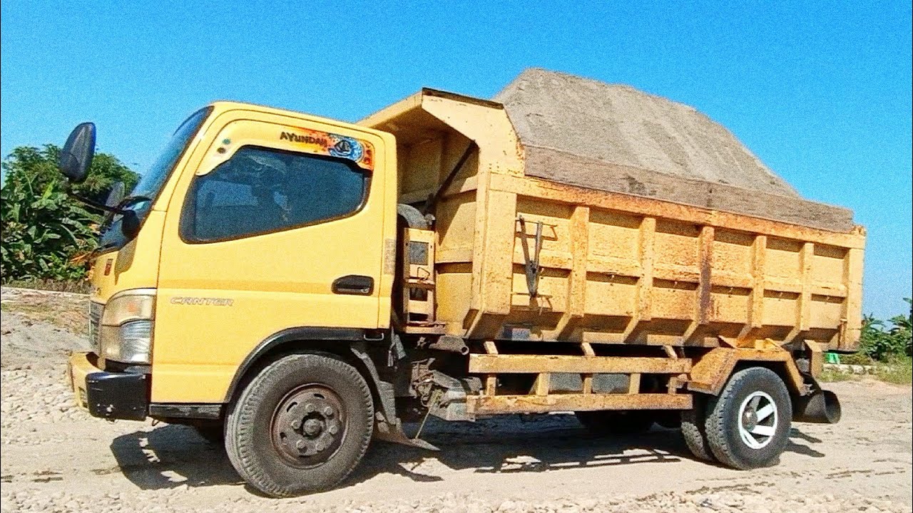 Truk Jomplang, Mobil Truk CANTER HDX Bongkar MUATAN PASIR PUTIH Full Bak