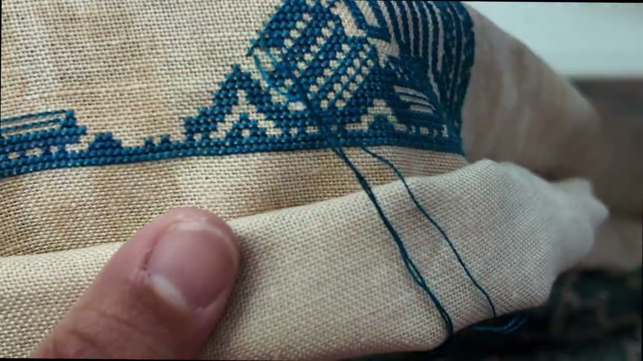 Flosstube Extra: ASMR Stitch with me (no talking) - SAGA