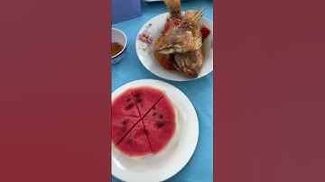 Cơm công nhân đê