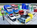 トミカプラレールブロック☆はたらくくるま【救急車・タクシー・パトカー・引越しトラック・清掃車・消防車】トミカタウンのタイムズに駐車!