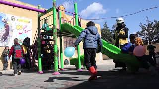 نشاطا ترفيهيا لطلاب مدرسة الثورة في بلدة تقاد تضمن تمارين رياضية ترفيهية