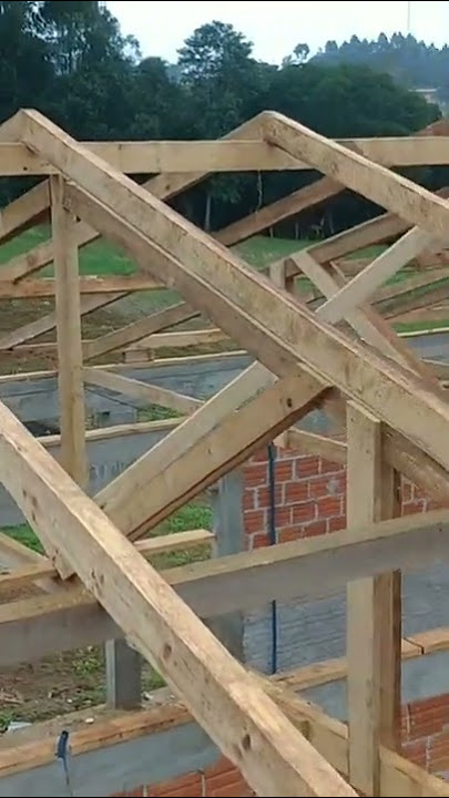 telhado duas águas em construção