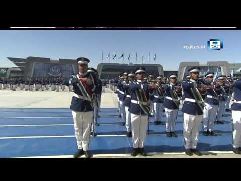 خريجو كلية الملك فيصل الدفعة 91 يؤدون القسم أمام خادم الحرمين