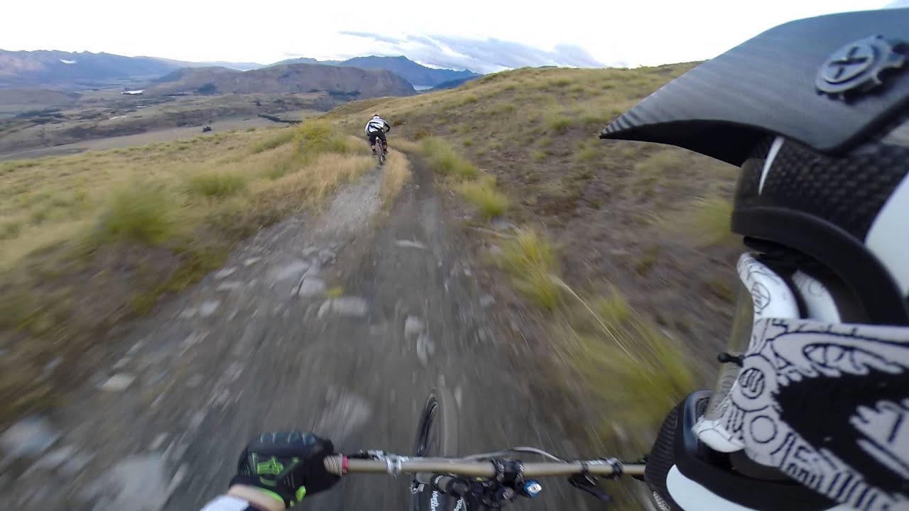 Queenstown - Zoot Track - Seguindo O Japa (Dario Takada)