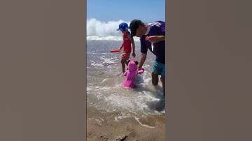 Thumbnail of Tsunami!  -  #rescue #shorts  @FunFormator