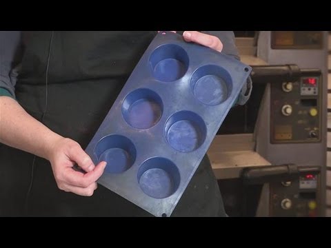 Videó: A Szilikon Muffin és Muffin Formák Használata