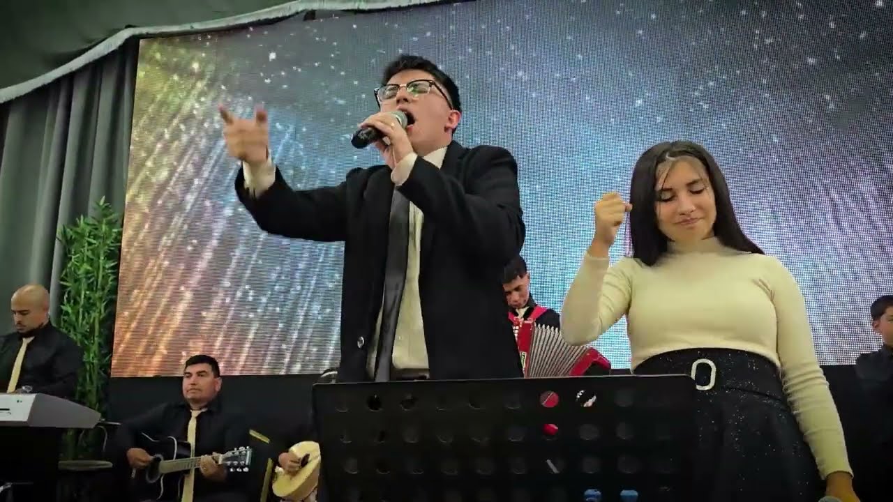 Medley | Sanarás | Cristobal Toro & Victoria Toro