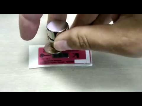 Отклеить наклейку. Как снять наклейку не повредив ее. След от наклейки. Как снять наклейку не повредив ее. Как снять наклейку не повредив ее.