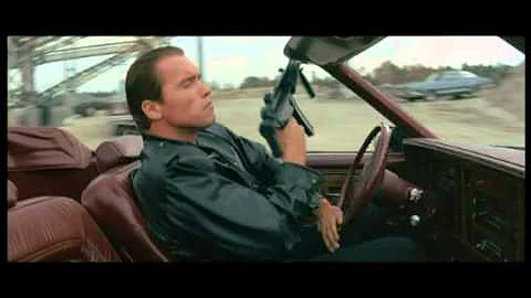 Schwarzenegger Action in Raw Deal 1986