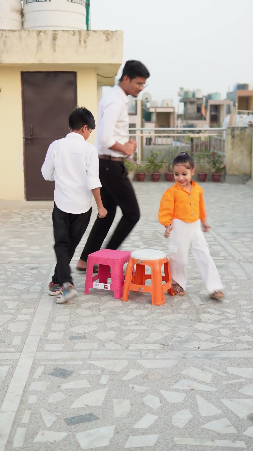 Musical chair me kaun win hoga?