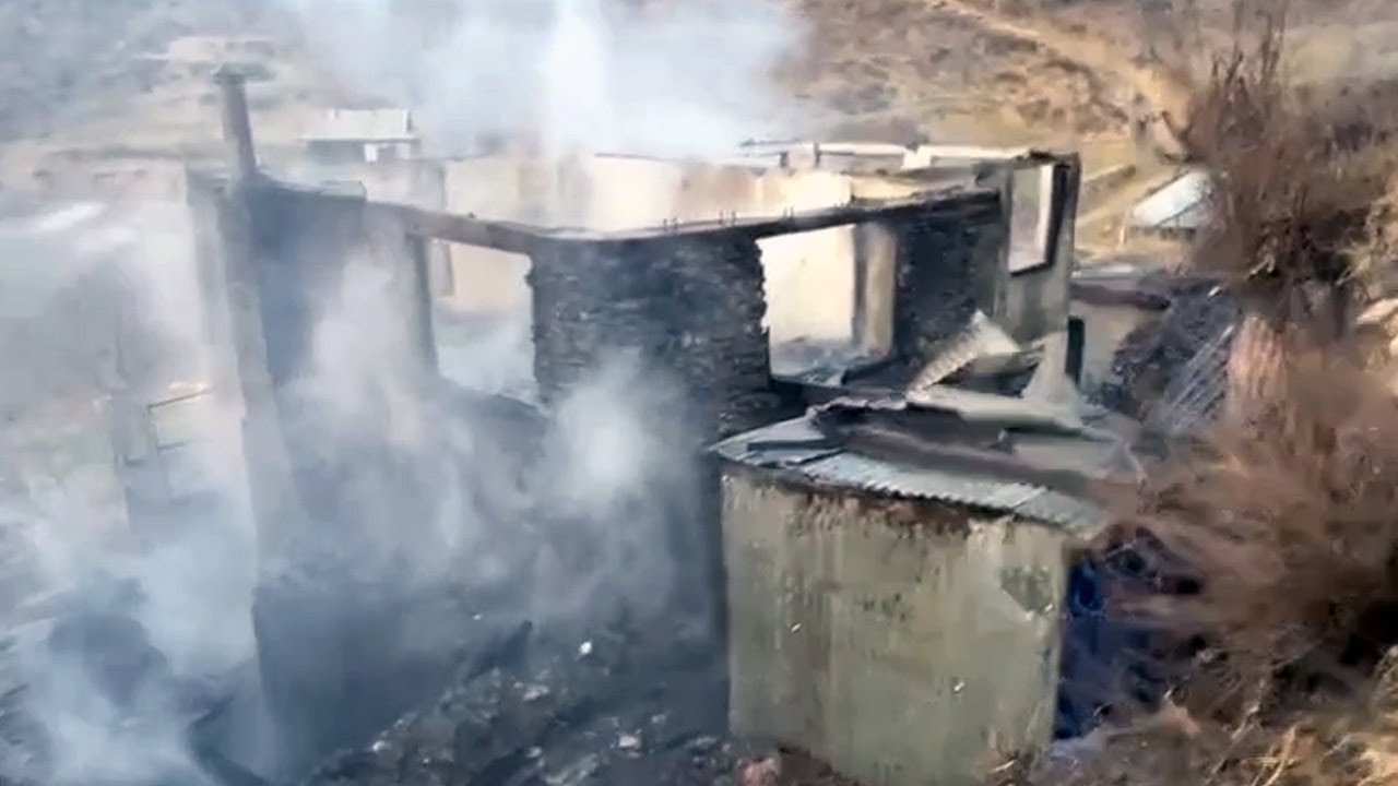 Baramulla: 3 Homes, Cow Shed Gutted In Fire At Upper Dachi Uri - YouTube