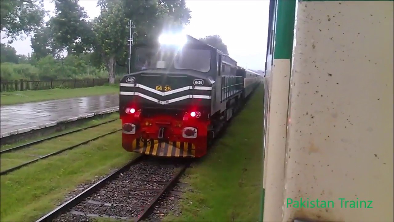 Rainy Weather Margalla Express Vs Subak Kharam Express Jhelum