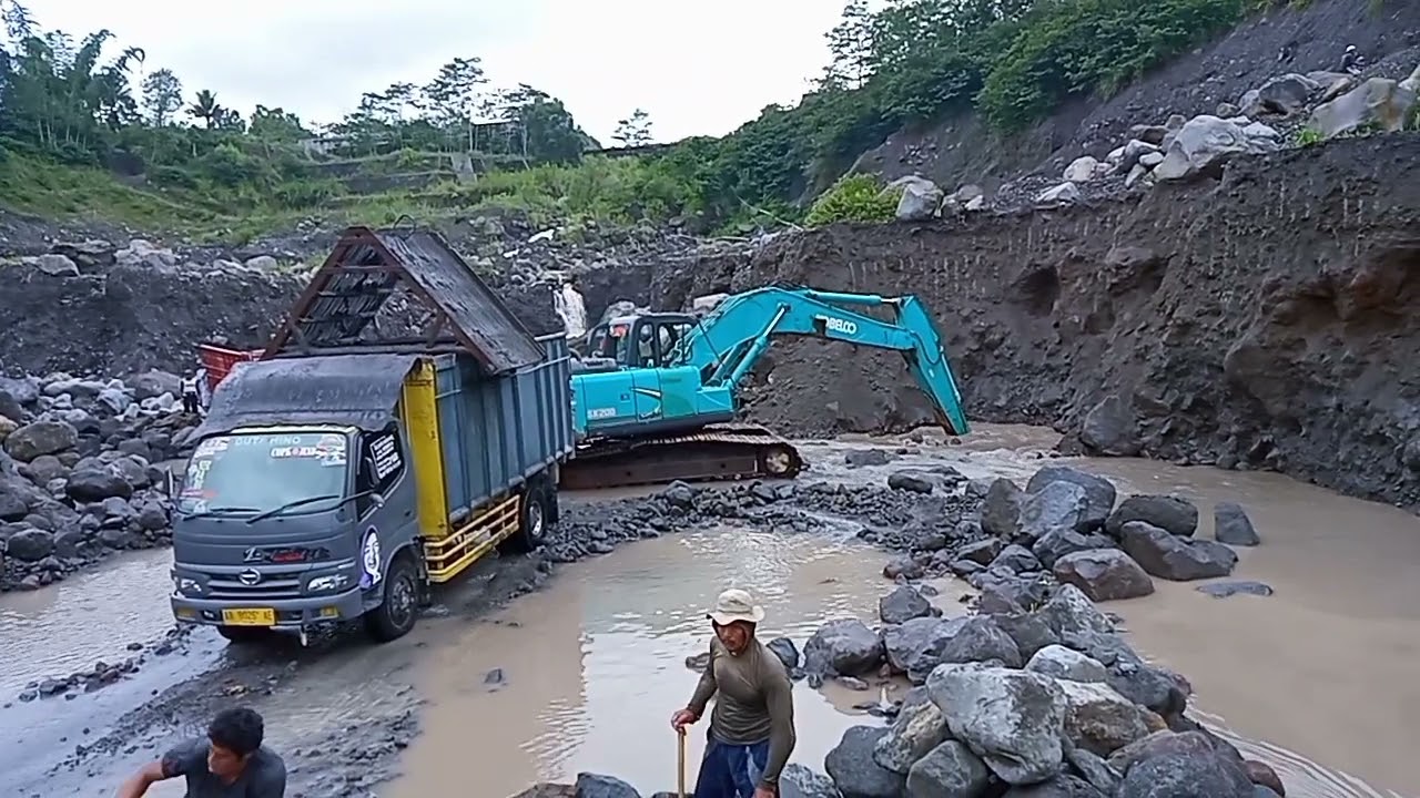 Tambang Pasir Merapi.Tambang Pasir TUS di kali Bebeng