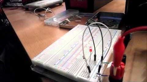 Turn on LED with Matlab - EECS Lab 3