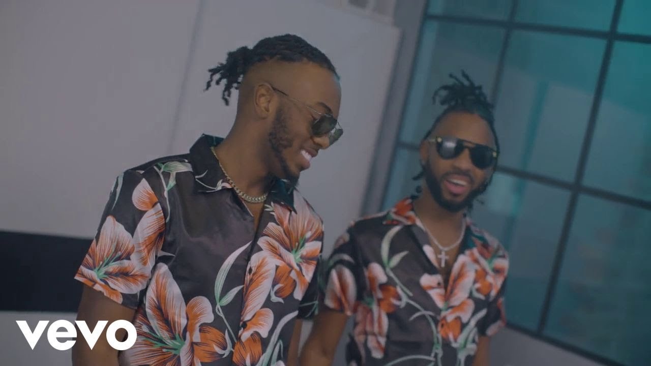 QQ, IQ - Movie (Official Video) auf YouTube ansehen QQ, IQ - Movie (Official Video) auf YouTube ansehen