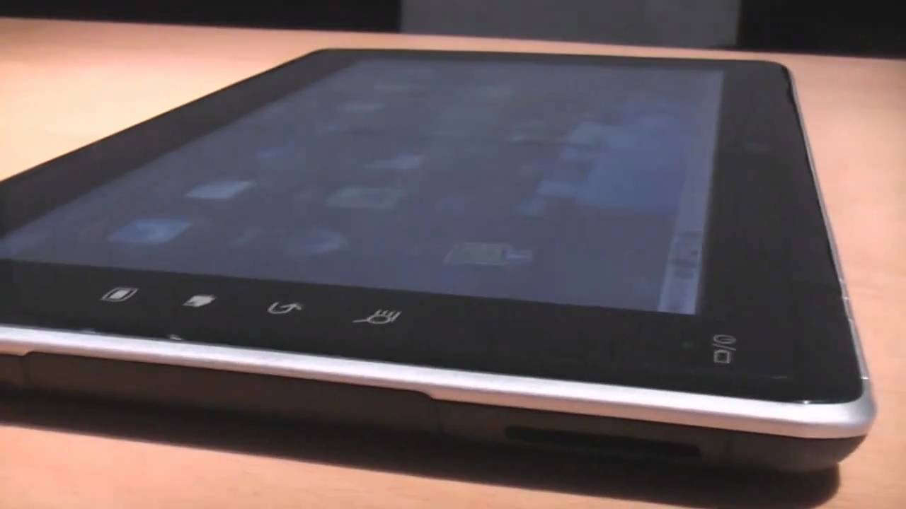 Toshiba Folio 100 10.1inch tablet with Nvidia Tegra 2 and Android 2.2 hands  on at IFA 2010 - YouTube