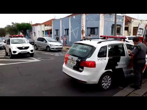 Funcionária de autoescola fica ferida em acidente de moto
