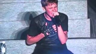 Justin Bieber Performing - 'Pray' In Malaysia (21April-2011) sings of all heart