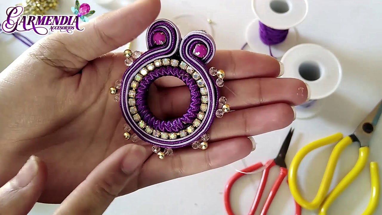 TUTORIAL ARETES DE SOUTACHE Y CRISTALES BORDADOS A MANO