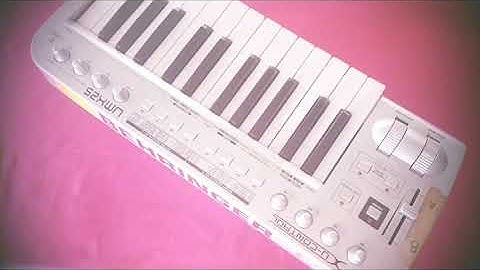 Behringer UMX-25 midi controller review (parody)