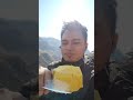 Comiendo Piña a lo natural en la subida de Rancho HUÁNUCO