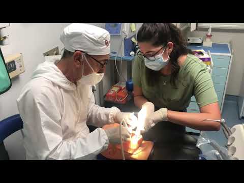 Video: Come Diventare un Ortodontista (con Immagini)