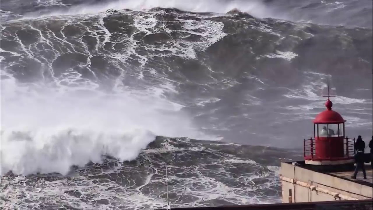 Шторм 9 баллов видео. Тихий океан шторм 12 баллов. Сильный шторм в океане. 12 Бальный шторм. 12 Бальный шторм в океане.