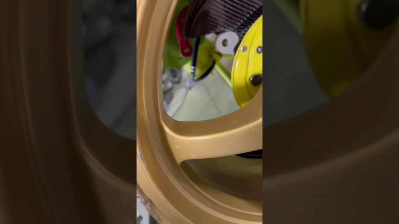 Пришли Rays диски,теперь надо вернуть в заводской вид, белый цвет, синие наклейки, колпачки 🇯🇵👌🏽