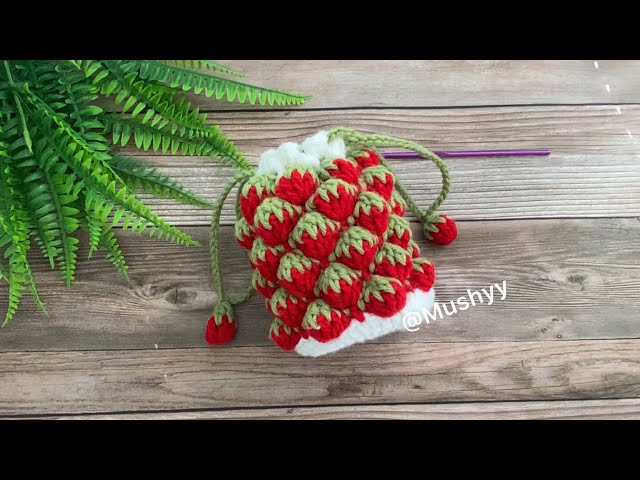 2023 Novelty Handmade Strawberry Knitted Crossbody Bag DIY Personalized  Crochet Wool Small Satchel Bag Cartoon Cute Sling Purses - AliExpress