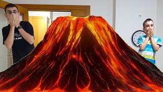 Salonda Yanardağ Var. There is a Volcano in The Hall Berat Plays with Brother