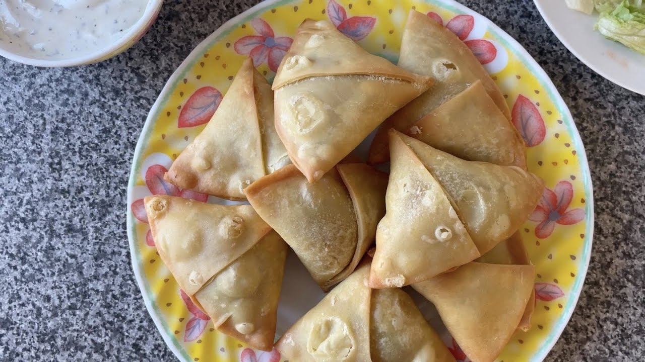 Aloo samosa (Potato samosa). Learn how to make crispy and flaky samosa by  watching the video in the post and the step…