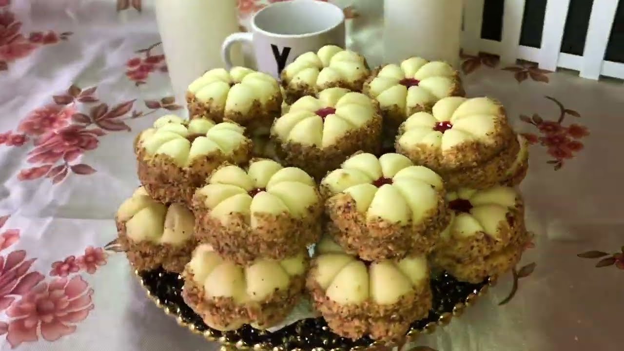 حلوى جافة بكاس زيت لي يذوقها مستحيل يفيق بلي بزيت قطعتلي الخير والباركة هشيشة ودوب في الفم